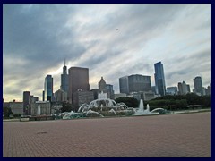 Skyline from Grant Park 09 - Buckingham Fountain and skyscrapers